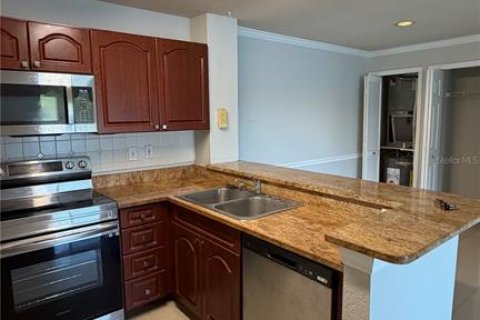Condo in Lutz, Florida, 2 bedrooms  № 2217778 - photo 11
