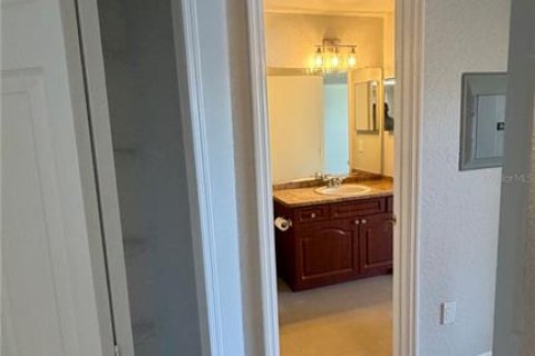 Condo in Lutz, Florida, 2 bedrooms  № 2217778 - photo 14