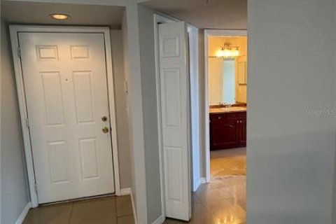 Condo in Lutz, Florida, 2 bedrooms  № 2217778 - photo 13