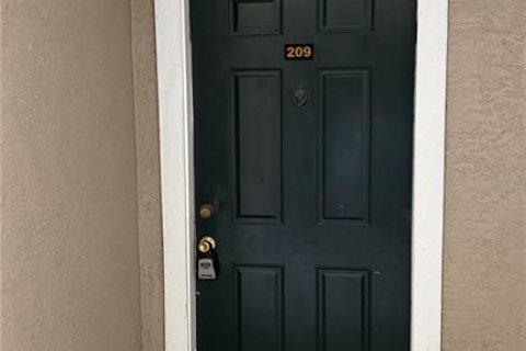 Condo in Lutz, Florida, 2 bedrooms  № 2217778 - photo 2