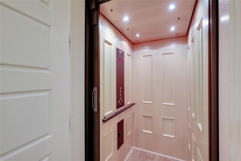 Villa ou maison à vendre à Holmes Beach, Floride: 5 chambres, 464.05 m2 № 2134260 - photo 10