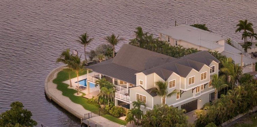 Villa ou maison à Holmes Beach, Floride 5 chambres, 464.05 m2 № 2134260