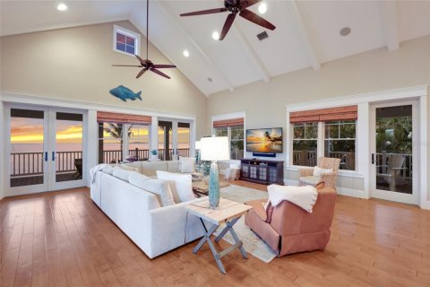 Villa ou maison à vendre à Holmes Beach, Floride: 5 chambres, 464.05 m2 № 2134260 - photo 16