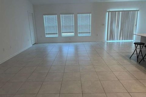 Villa ou maison à vendre à Davenport, Floride: 4 chambres, 180.14 m2 № 2232383 - photo 4