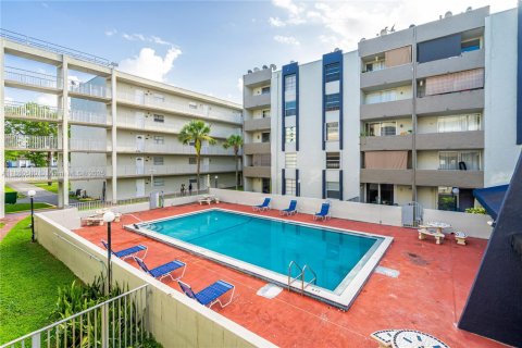 Купить кондоминиум в Хайалиа Гарденс, Флорида 2 спальни, 89.19м2, № 1960949 - фото 10