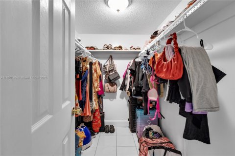 Купить кондоминиум в Хайалиа Гарденс, Флорида 2 спальни, 89.19м2, № 1960949 - фото 26