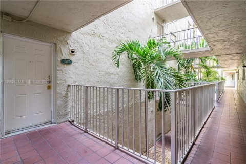 Купить кондоминиум в Хайалиа Гарденс, Флорида 2 спальни, 89.19м2, № 1960949 - фото 7