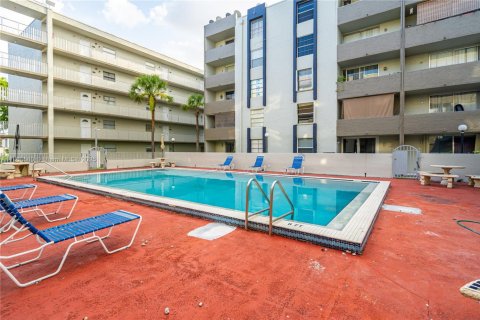 Купить кондоминиум в Хайалиа Гарденс, Флорида 2 спальни, 89.19м2, № 1960949 - фото 12