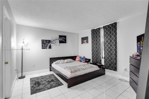 Купить кондоминиум в Хайалиа Гарденс, Флорида 2 спальни, 89.19м2, № 1960949 - фото 22