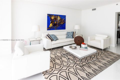 Купить кондоминиум в Холливуд, Флорида 3 спальни, 193.98м2, № 1984766 - фото 8