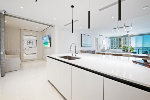 Condominio en venta en Miami, Florida, 3 dormitorios, 169.92 m2 № 2000664 - foto 11