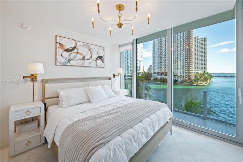 Condominio en venta en Miami, Florida, 3 dormitorios, 169.92 m2 № 2000664 - foto 16
