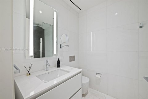 Condominio en venta en Miami, Florida, 3 dormitorios, 169.92 m2 № 2000664 - foto 24