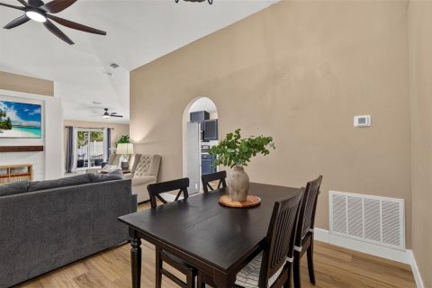 House in Wesley Chapel, Florida 4 bedrooms, 174.1 sq.m. № 2231635 - photo 10