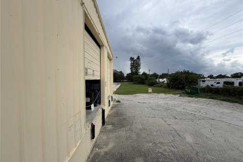 Propiedad comercial en venta en Seminole, Florida, 1270.9 m2 № 2416431 - foto 16
