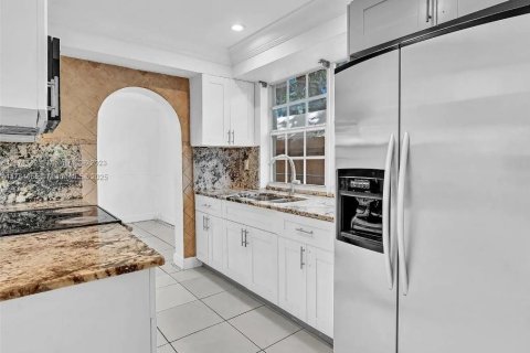Casa en venta en North Miami, Florida, 3 dormitorios, 120.31 m2 № 1731510 - foto 10