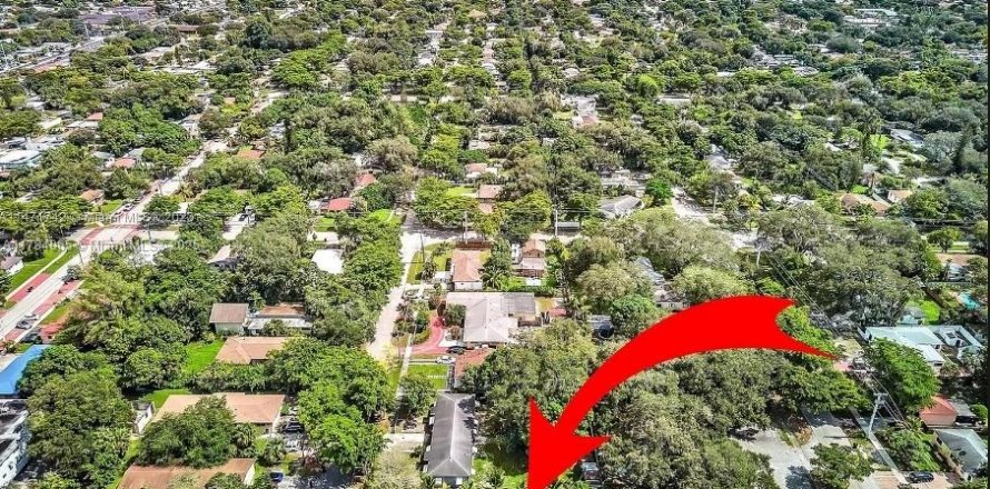 Casa en North Miami, Florida 3 dormitorios, 120.31 m2 № 1731510