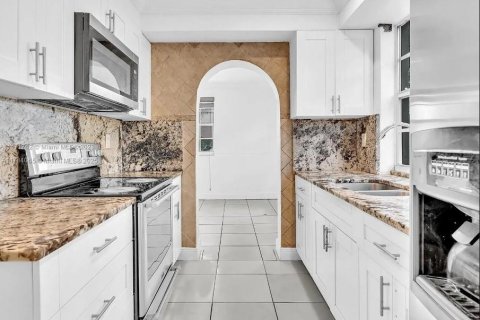 Casa en venta en North Miami, Florida, 3 dormitorios, 120.31 m2 № 1731510 - foto 3