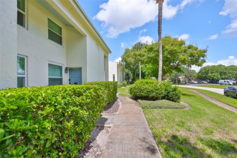 Touwnhouse à vendre à Tampa, Floride: 2 chambres, 96.99 m2 № 1907065 - photo 8