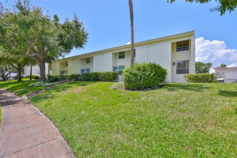 Touwnhouse à vendre à Tampa, Floride: 2 chambres, 96.99 m2 № 1907065 - photo 2