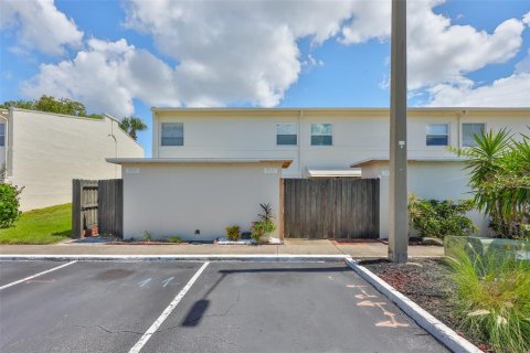 Touwnhouse à vendre à Tampa, Floride: 2 chambres, 96.99 m2 № 1907065 - photo 5