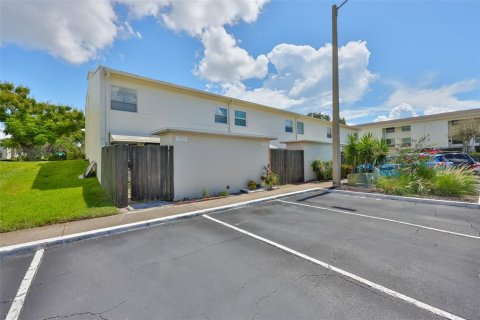 Touwnhouse à vendre à Tampa, Floride: 2 chambres, 96.99 m2 № 1907065 - photo 6