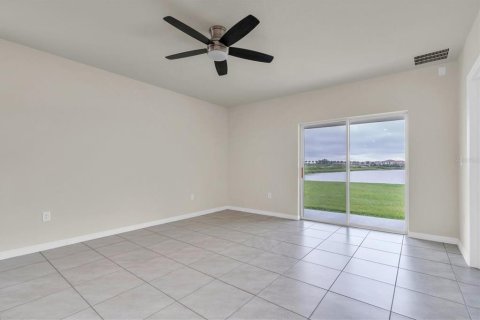 House in Wimauma, Florida 3 bedrooms, 140.84 sq.m. № 2221266 - photo 8