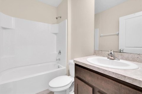 House in Wimauma, Florida 3 bedrooms, 140.84 sq.m. № 2221266 - photo 24