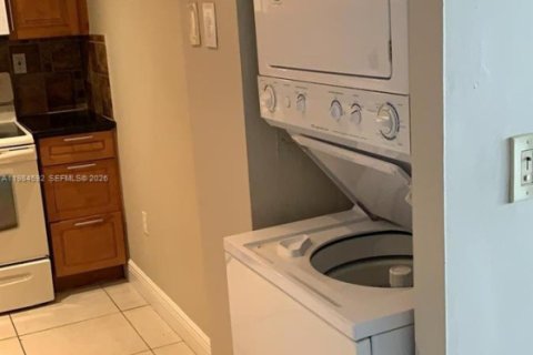 Купить кондоминиум в Майами, Флорида 1 спальня, 66.33м2, № 2048082 - фото 3