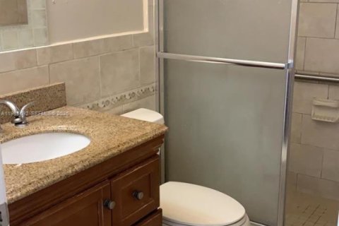 Купить кондоминиум в Майами, Флорида 1 спальня, 66.33м2, № 2048082 - фото 2