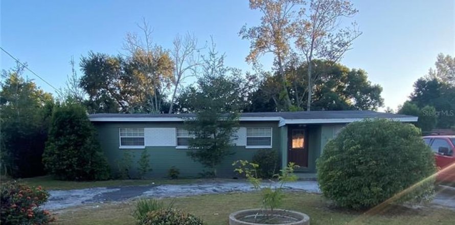House in Orlando, Florida 3 bedrooms, 117.8 sq.m. № 2097379