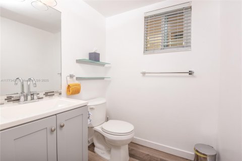 Copropriété à louer à Surfside, Floride: 1 chambre, 77.11 m2 № 1605827 - photo 16