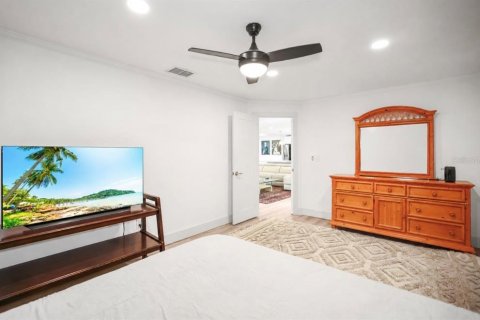 House in Dunedin, Florida 4 bedrooms, 193.7 sq.m. № 2231499 - photo 22