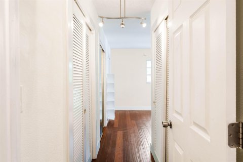 Appartement à louer à Hallandale Beach, Floride: 2 chambres, 101.45 m2 № 2390085 - photo 13