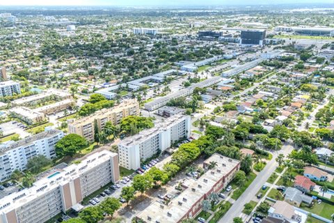 Appartement à louer à Hallandale Beach, Floride: 2 chambres, 101.45 m2 № 2390085 - photo 4