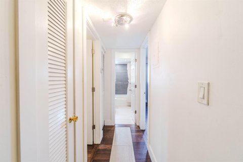 Appartement à louer à Hallandale Beach, Floride: 2 chambres, 101.45 m2 № 2390085 - photo 9