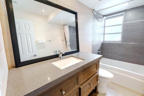 Appartement à louer à Hallandale Beach, Floride: 2 chambres, 101.45 m2 № 2390085 - photo 19