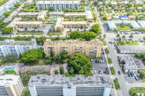 Appartement à louer à Hallandale Beach, Floride: 2 chambres, 101.45 m2 № 2390085 - photo 5
