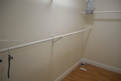 House in North Miami, Florida 3 bedrooms, 190.64 sq.m. № 2001482 - photo 18