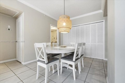 Condominio en venta en Miami Beach, Florida, 1 dormitorio, 89.19 m2 № 2077232 - foto 8
