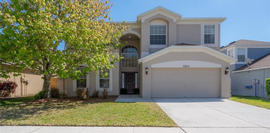 House in Land O' Lakes, Florida 5 bedrooms, 322.93 sq.m. № 1567618