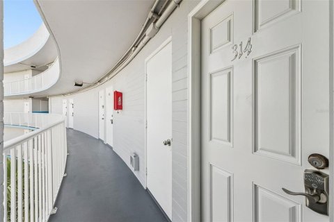 Condominio en venta en Daytona Beach, Florida, 1 dormitorio, 23.88 m2 № 2237396 - foto 2