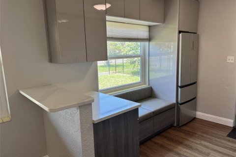 Apartment in Saint Petersburg, Florida 2 bedrooms, 62.43 sq.m. № 2209155 - photo 7