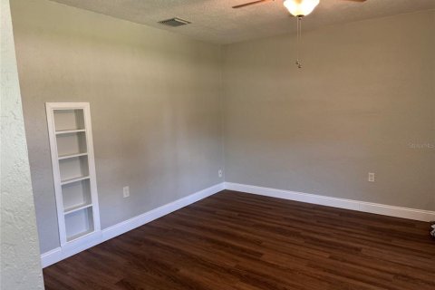 Apartment in Saint Petersburg, Florida 2 bedrooms, 62.43 sq.m. № 2209155 - photo 12