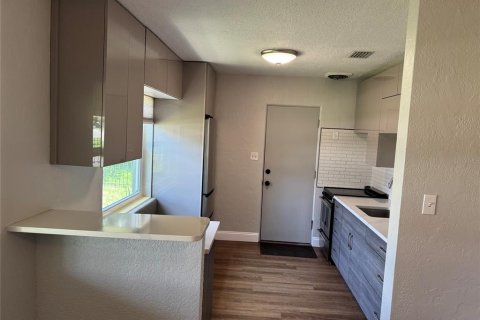 Apartment in Saint Petersburg, Florida 2 bedrooms, 62.43 sq.m. № 2209155 - photo 9