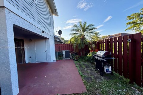 Casa en venta en Pembroke Pines, Florida, 3 dormitorios, 123.75 m2 № 1695633 - foto 18