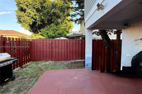 Casa en venta en Pembroke Pines, Florida, 3 dormitorios, 123.75 m2 № 1695633 - foto 20