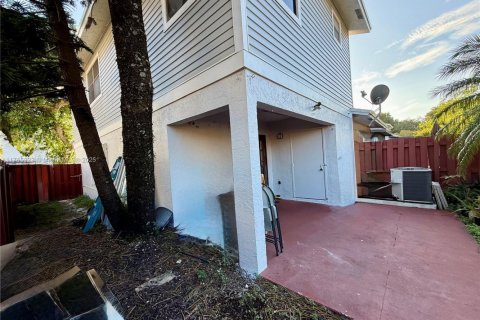 Casa en venta en Pembroke Pines, Florida, 3 dormitorios, 123.75 m2 № 1695633 - foto 19