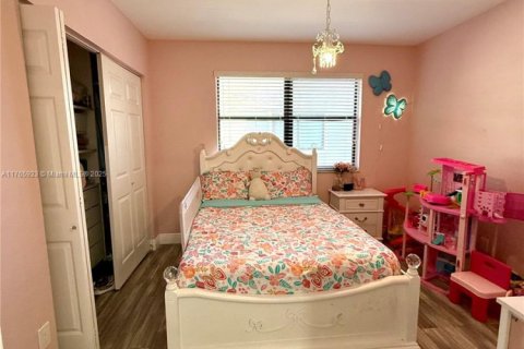 Casa en venta en Pembroke Pines, Florida, 3 dormitorios, 123.75 m2 № 1695633 - foto 16