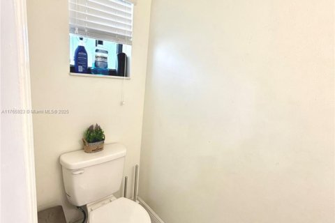 Casa en venta en Pembroke Pines, Florida, 3 dormitorios, 123.75 m2 № 1695633 - foto 10